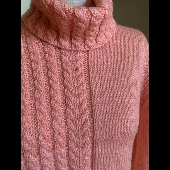 Gorgeous handmade sweater - Picture 4 of 8